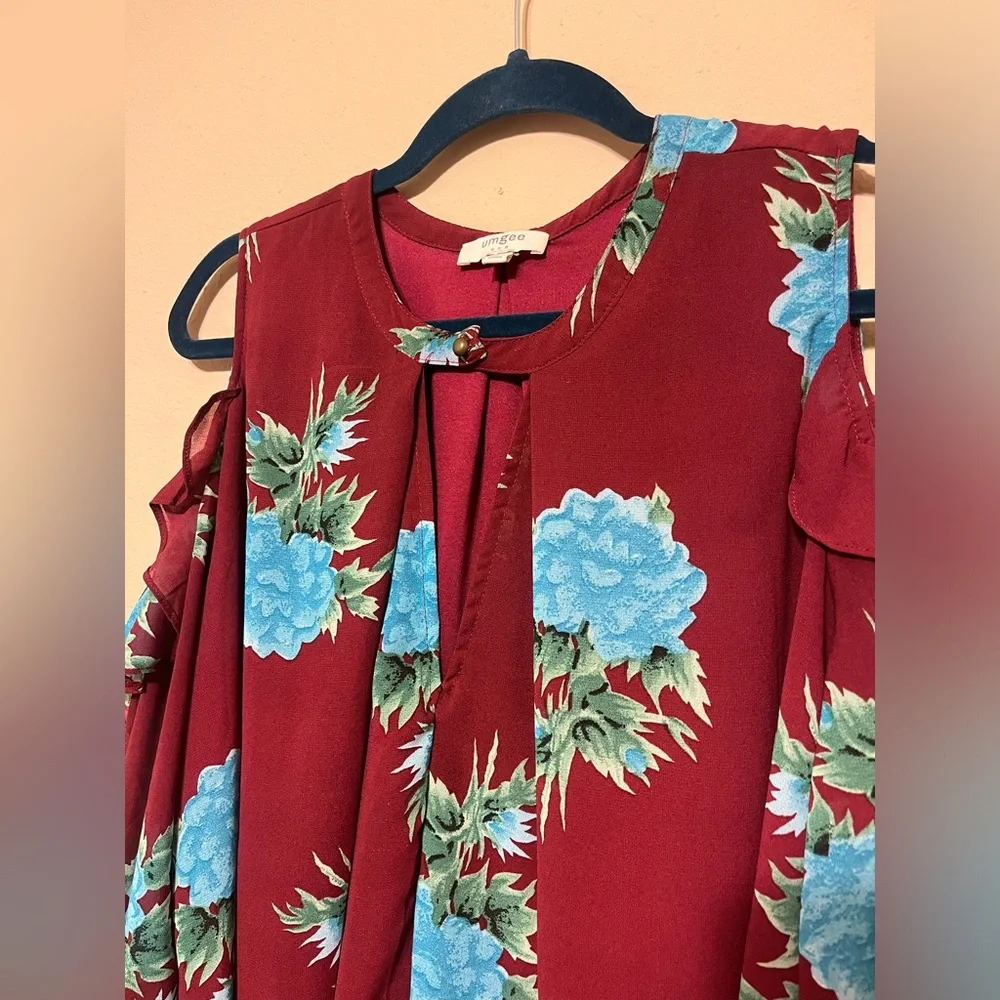 Umgee Hydrangea Floral Maroon Cold Shoulder Tunic Dress || Size Medium - Picture 3 of 5